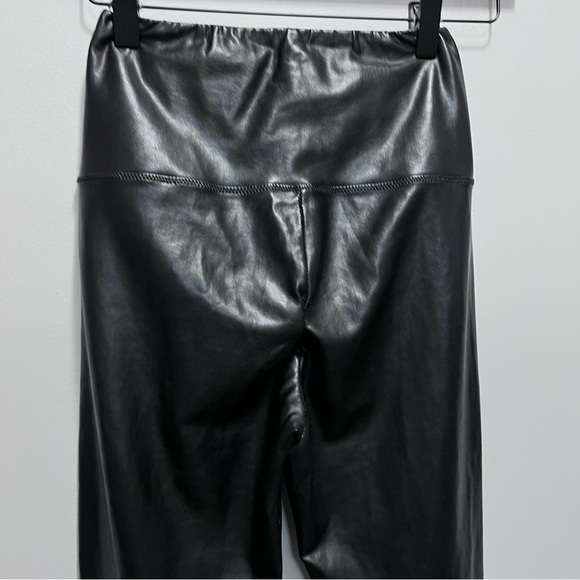 Aritzia High-waisted Vegan Leather legging - Picture 8 of 10